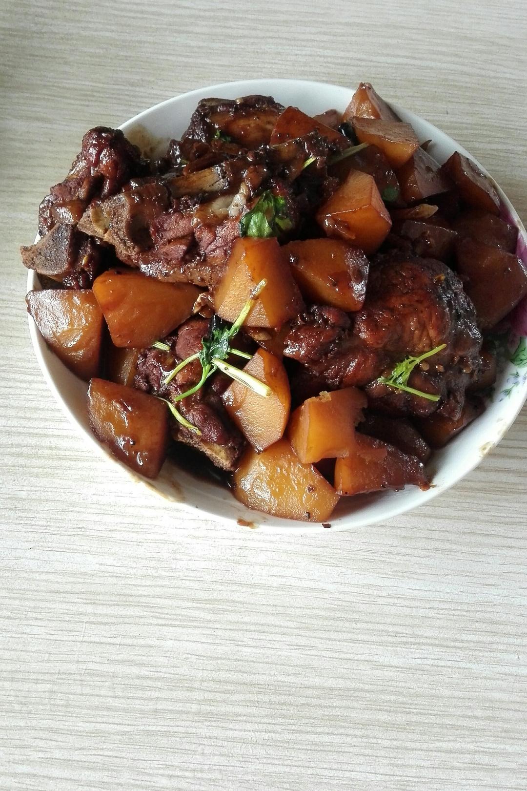 啤酒烧排骨（好吃到吼吼～）