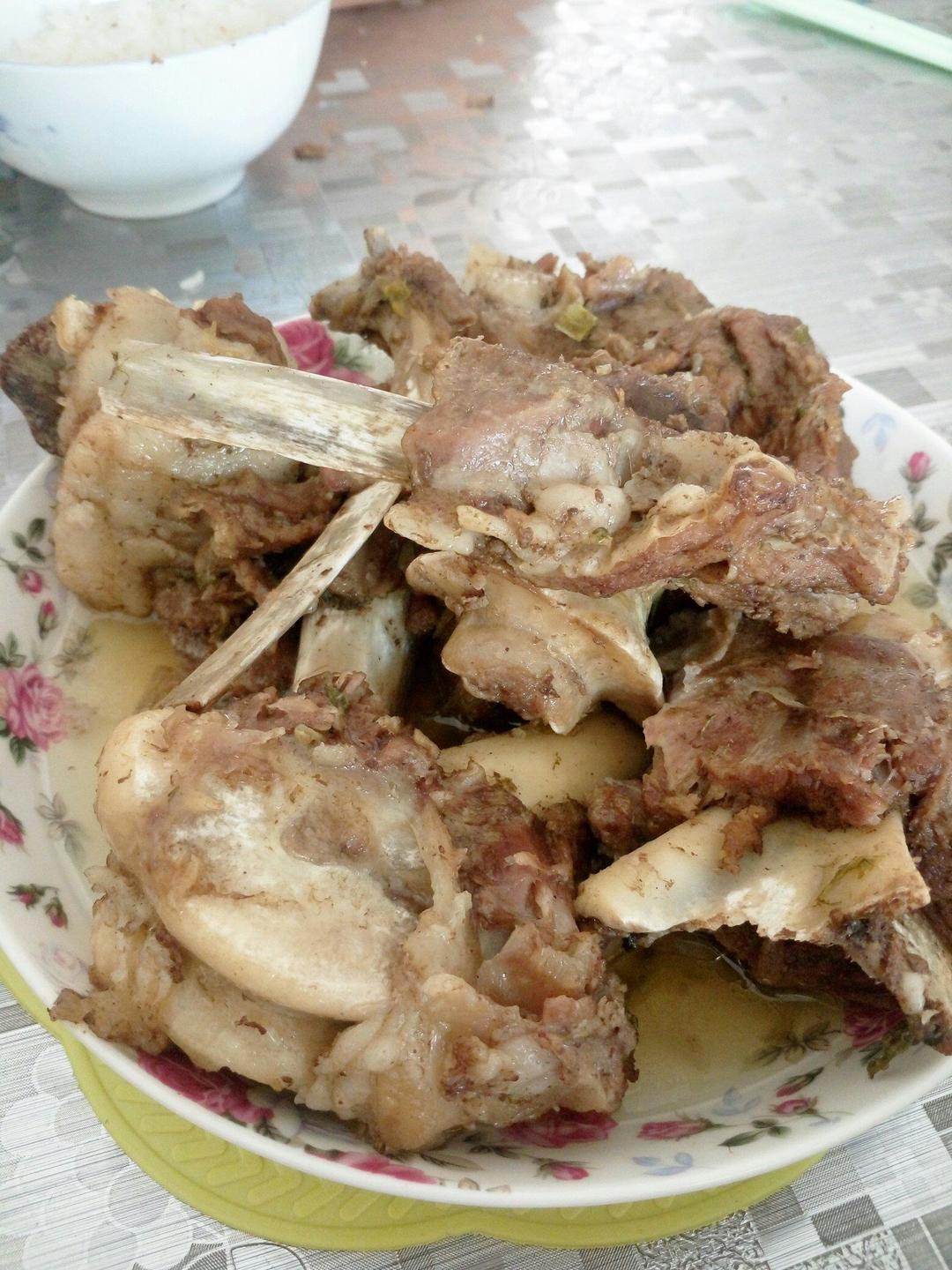 炖羊骨头（内蒙人的做法）