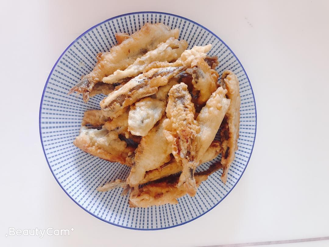 炸小鱼的做法