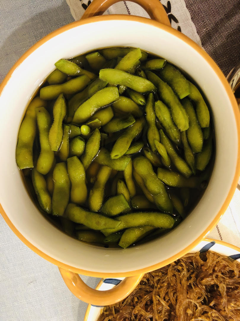 三步搞掂！下酒不长肉：盐水毛豆角/带壳毛豆 这么做特别绿