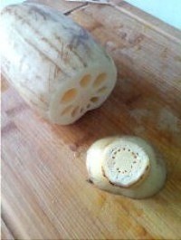 桂花糯米藕的做法 步骤2