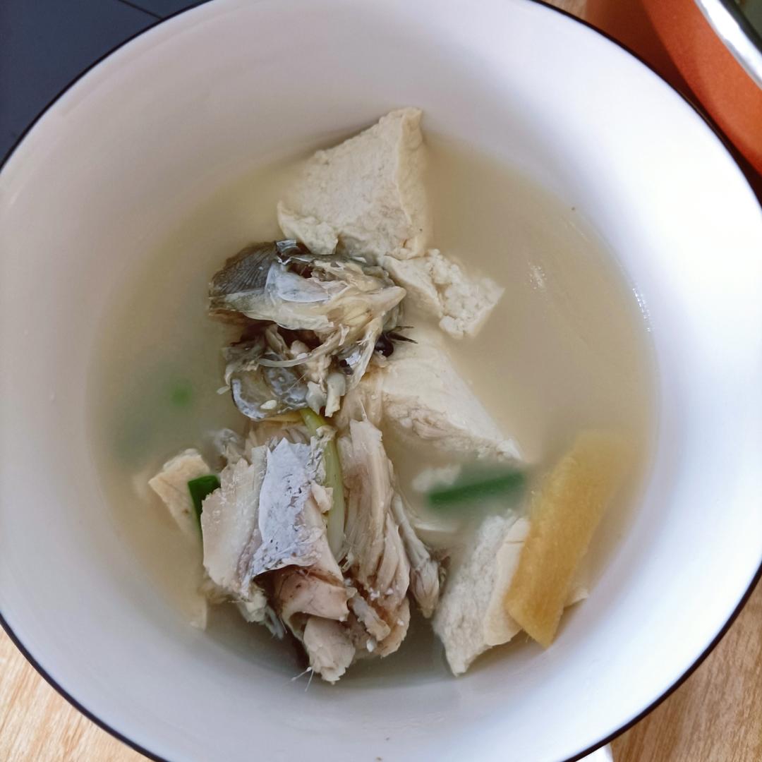 鲫鱼汤(鲫鱼豆腐汤)