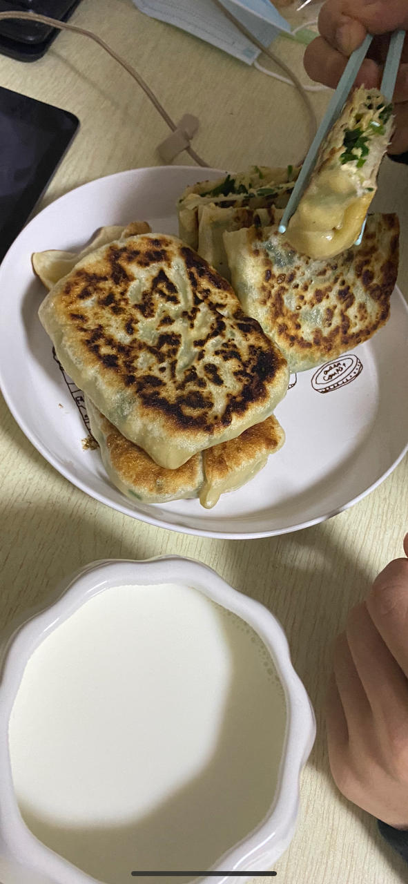 比葱花饼还要好吃几倍的韭菜薄饼😋