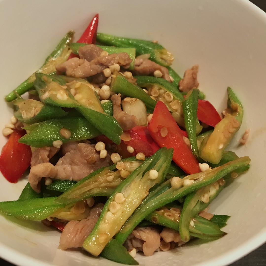五花肉炒秋葵
