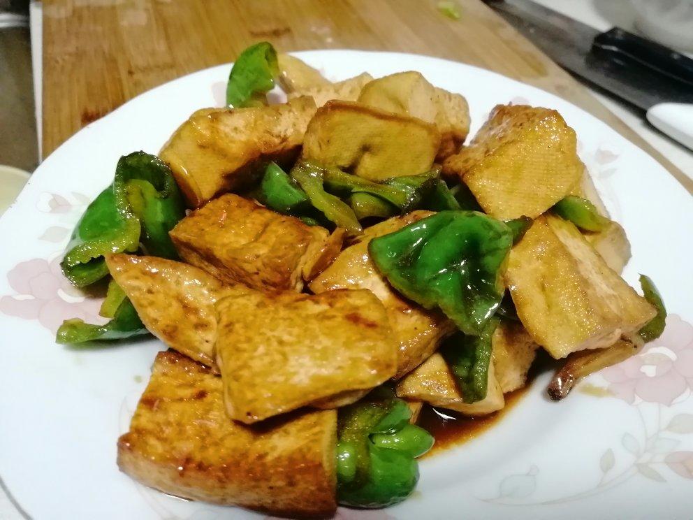青椒炒豆腐