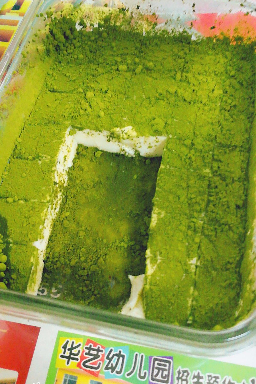 【视频】85度C 椰蓉牛奶小方～不用烤箱的夏日甜点