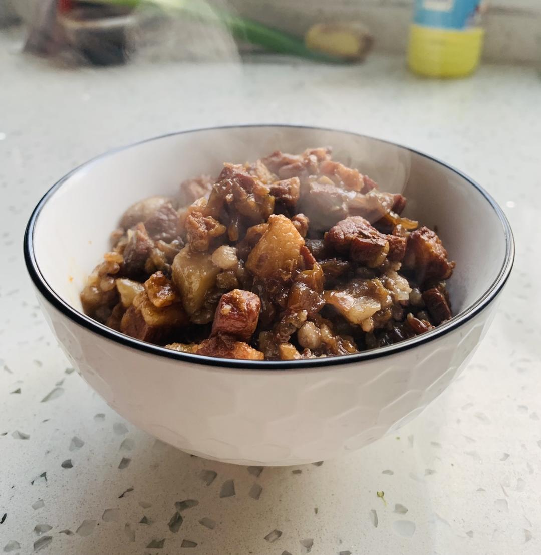 洋葱酥卤肉饭