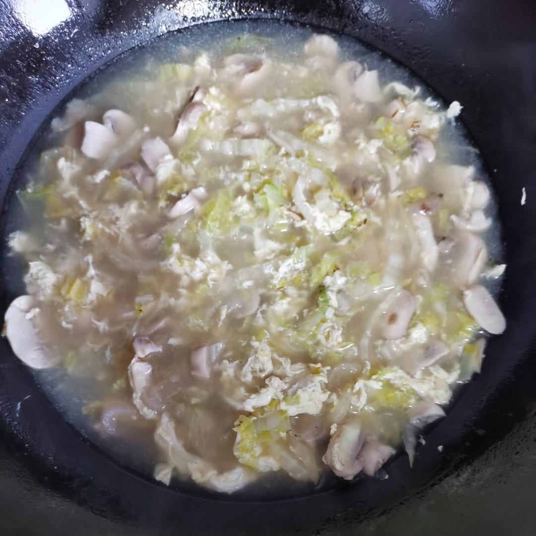 青菜蘑菇鸡蛋汤