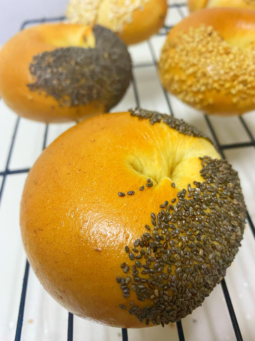 黑芝麻芝士香肠贝果