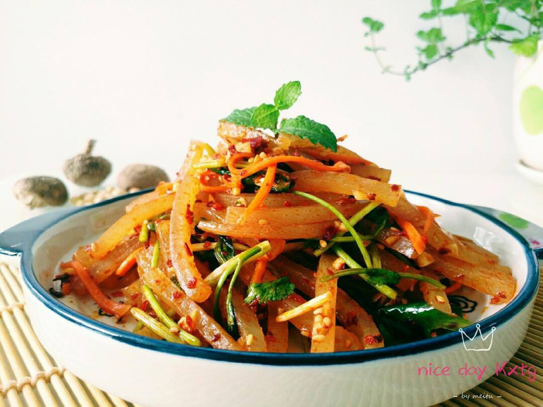 不腥,不腻,有嚼劲的【辣拌猪皮】满满的胶原蛋白的做法