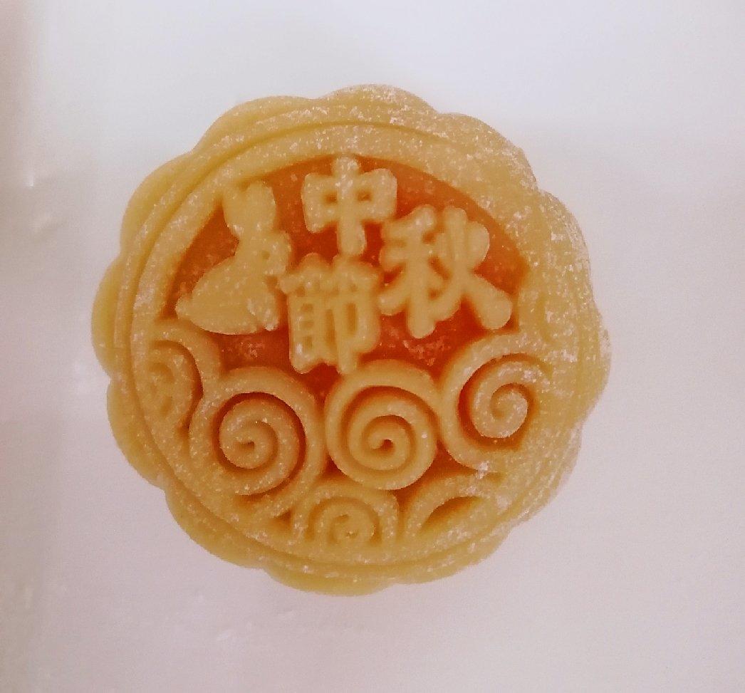 广式月饼—蛋黄莲蓉月饼