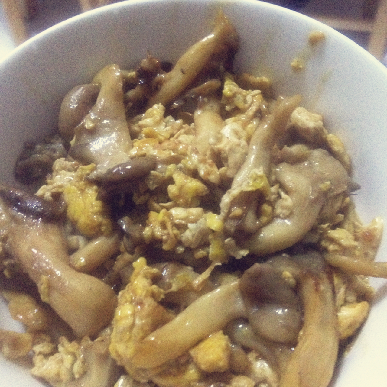 蘑菇炒鸡蛋