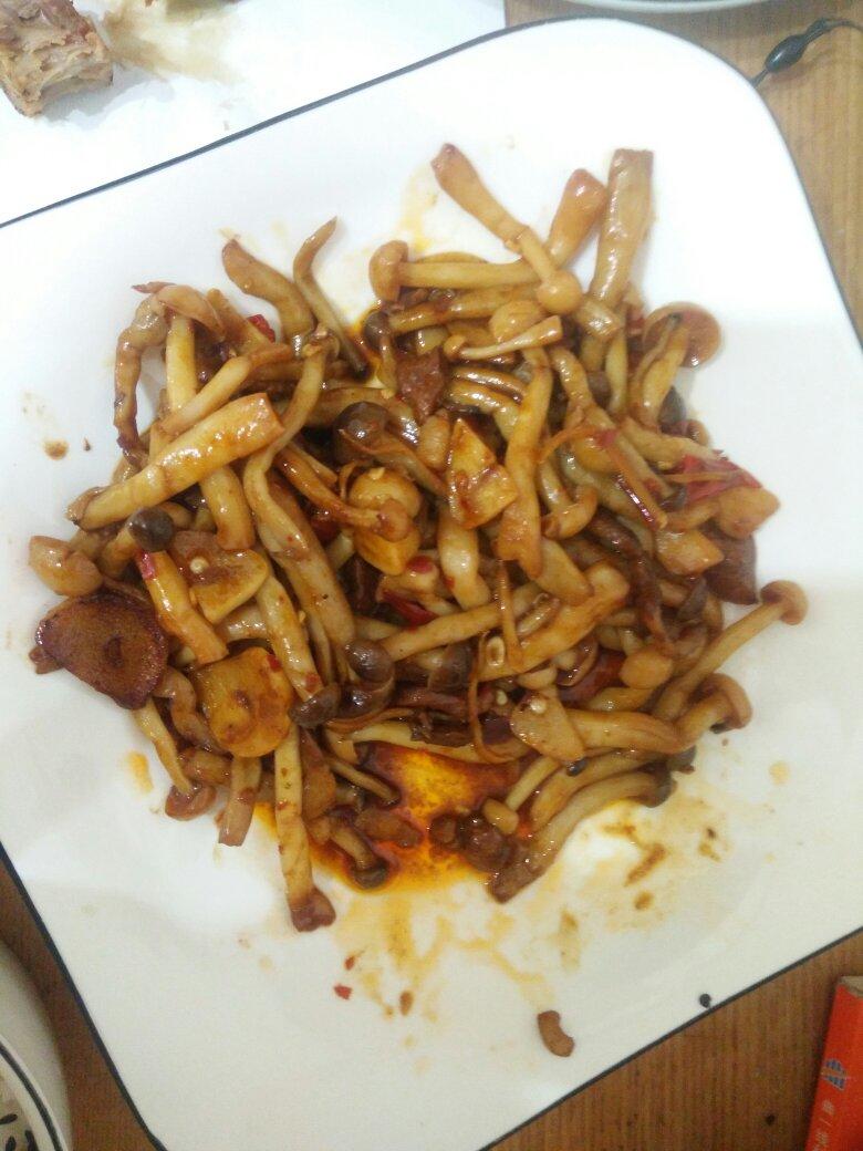 五花肉炒蟹味菇