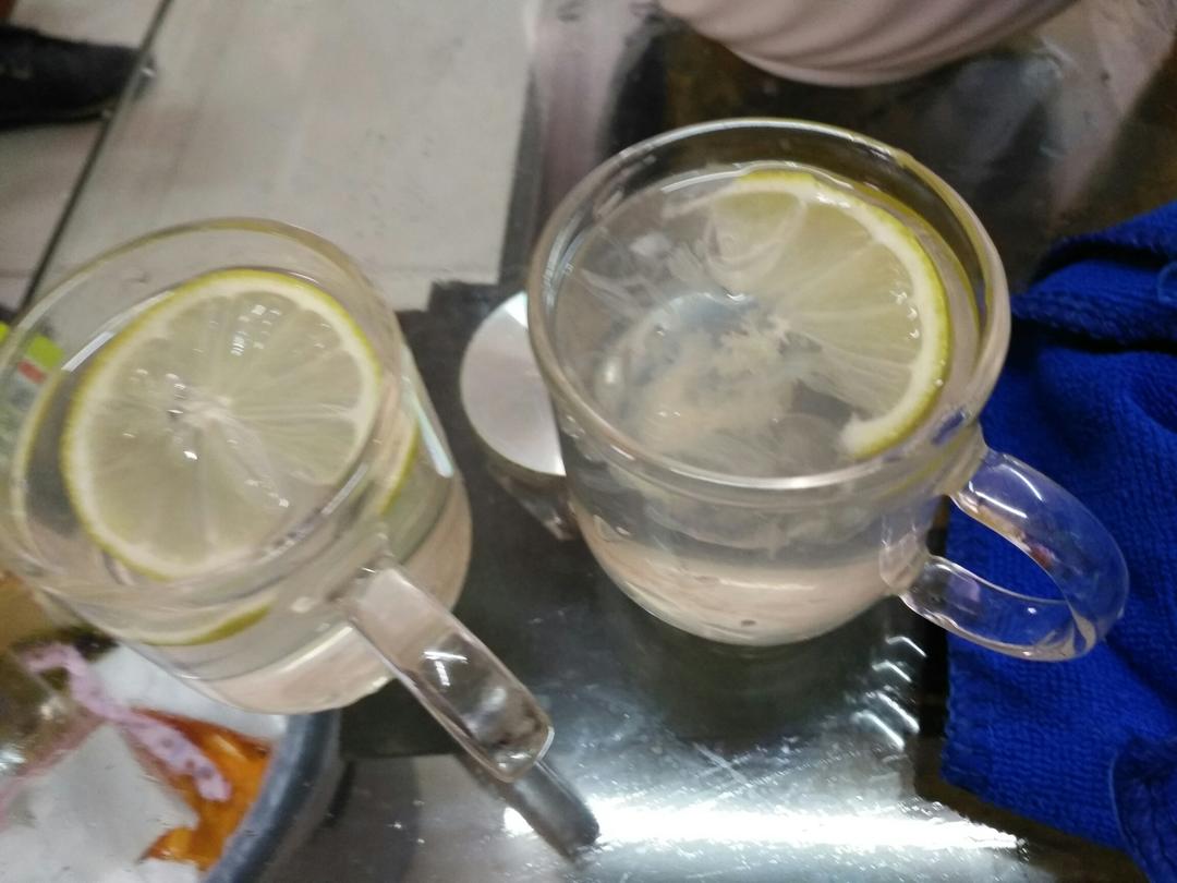 detox water 自制排毒养颜水 健康饮料 果蔬泡汁
