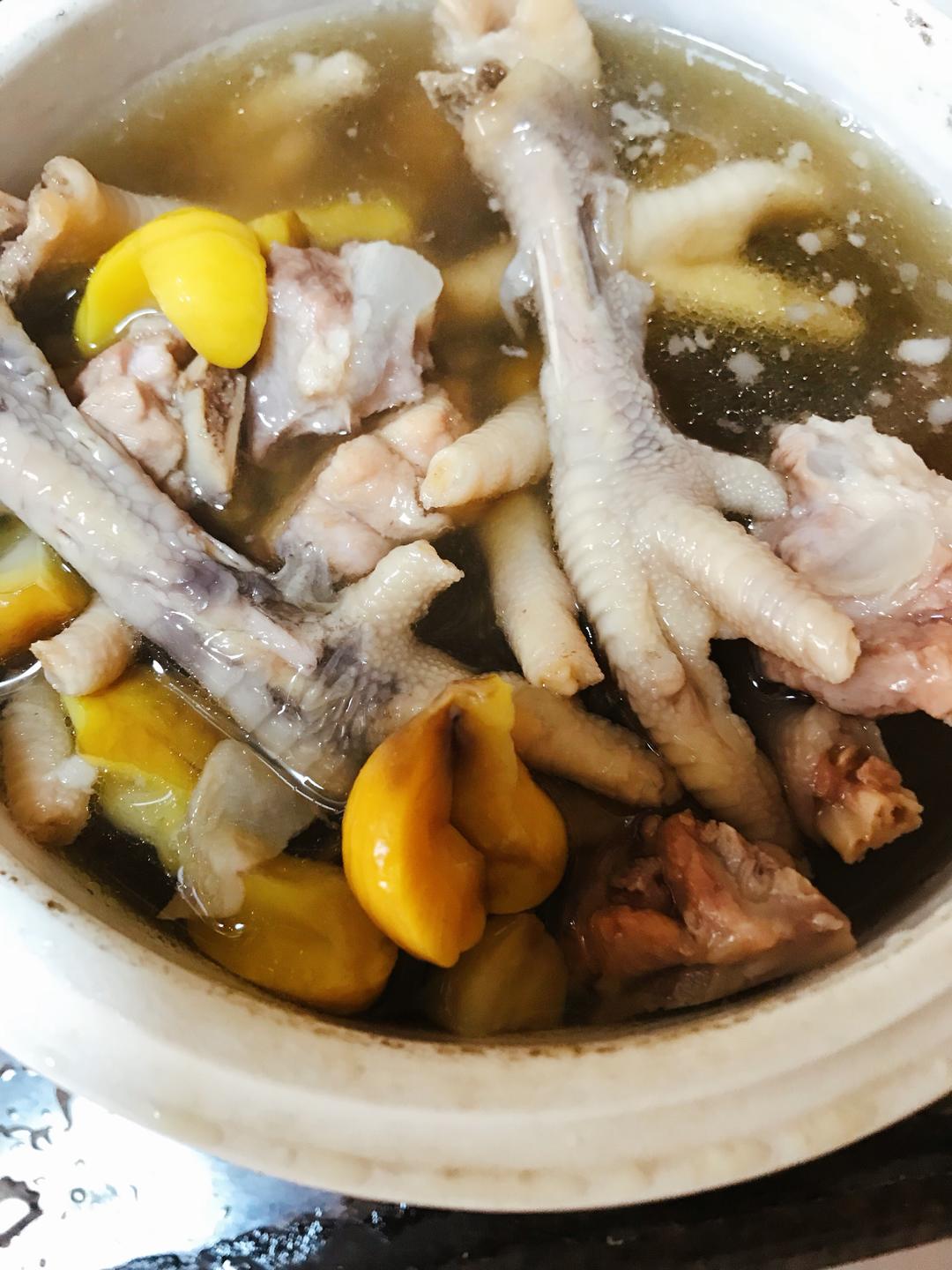 板栗96鸡脚排骨汤的做法