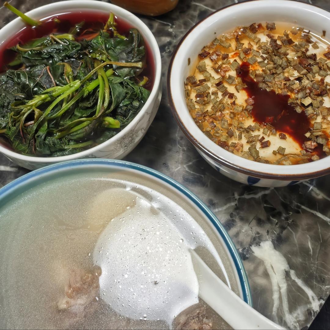 蒜茸炒红苋菜