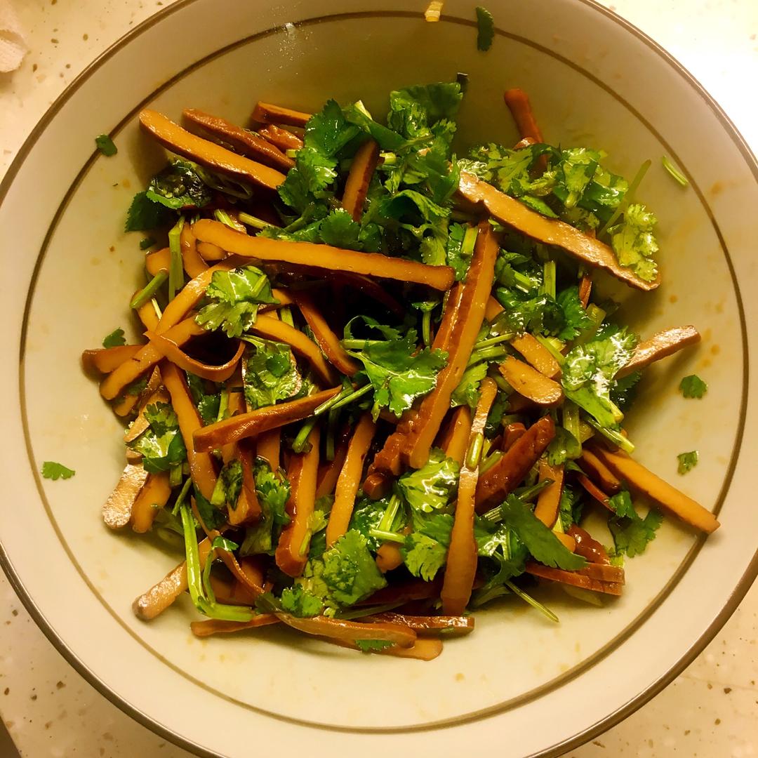 豆腐干拌香菜