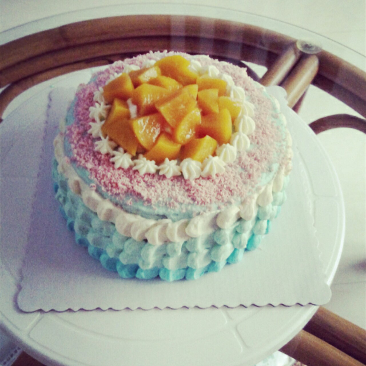 渐变色奶油蛋糕装饰