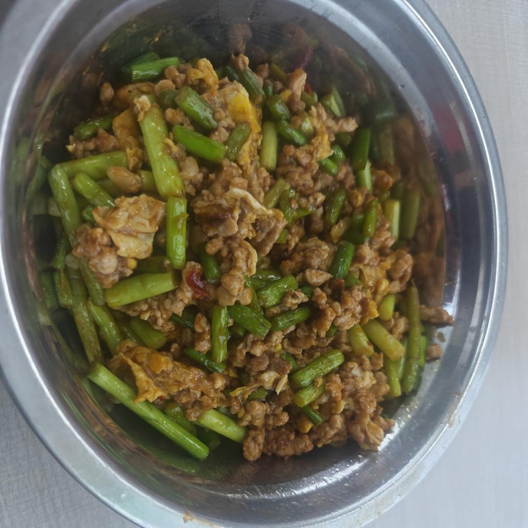 蒜苔炒肉末，三碗米饭都不够吃