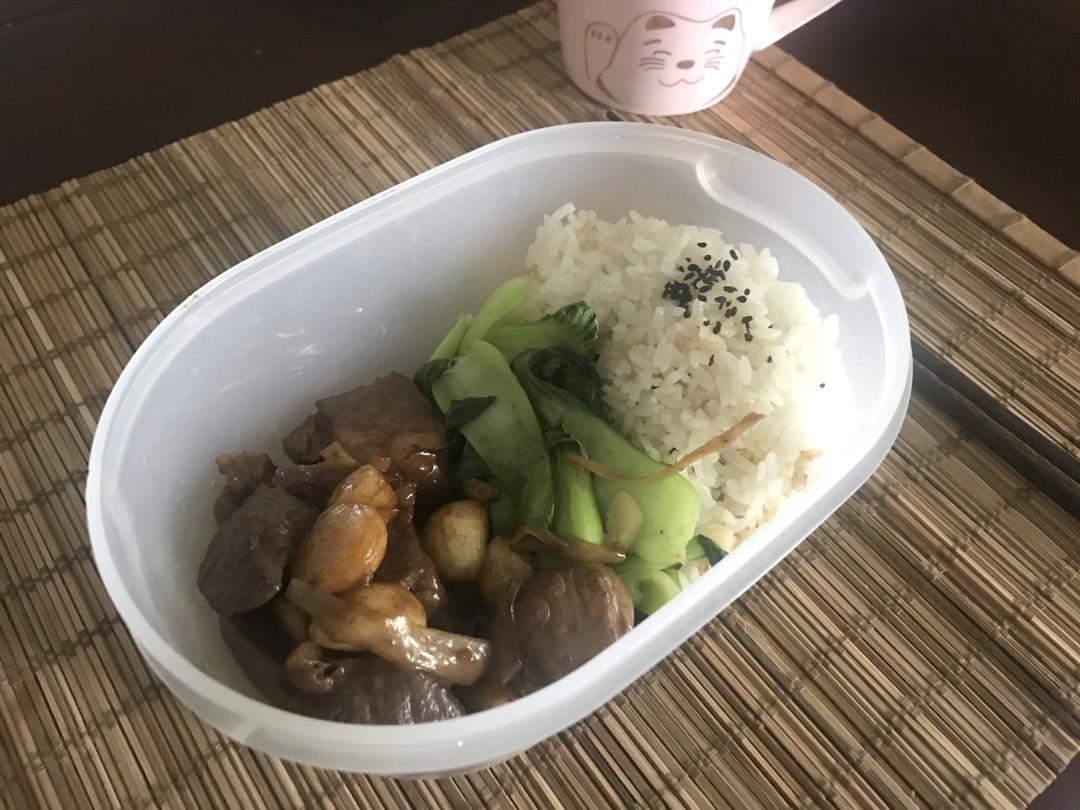 听起来就很好吃的黑椒蒜子牛肉粒