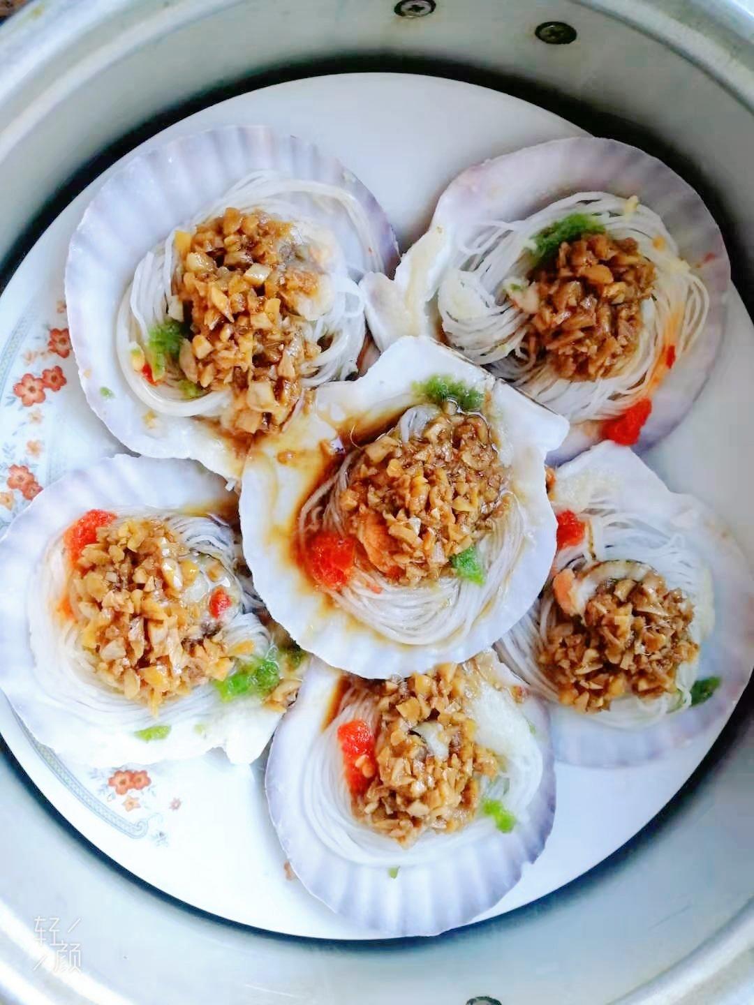 蒜蓉粉丝蒸扇贝（清晰图片步骤讲解）