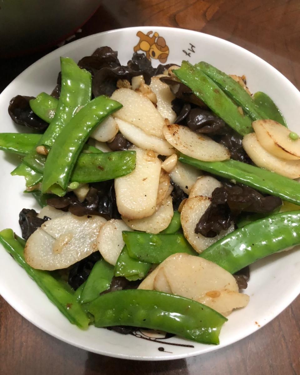 简单好吃的山药木耳炒荷兰豆