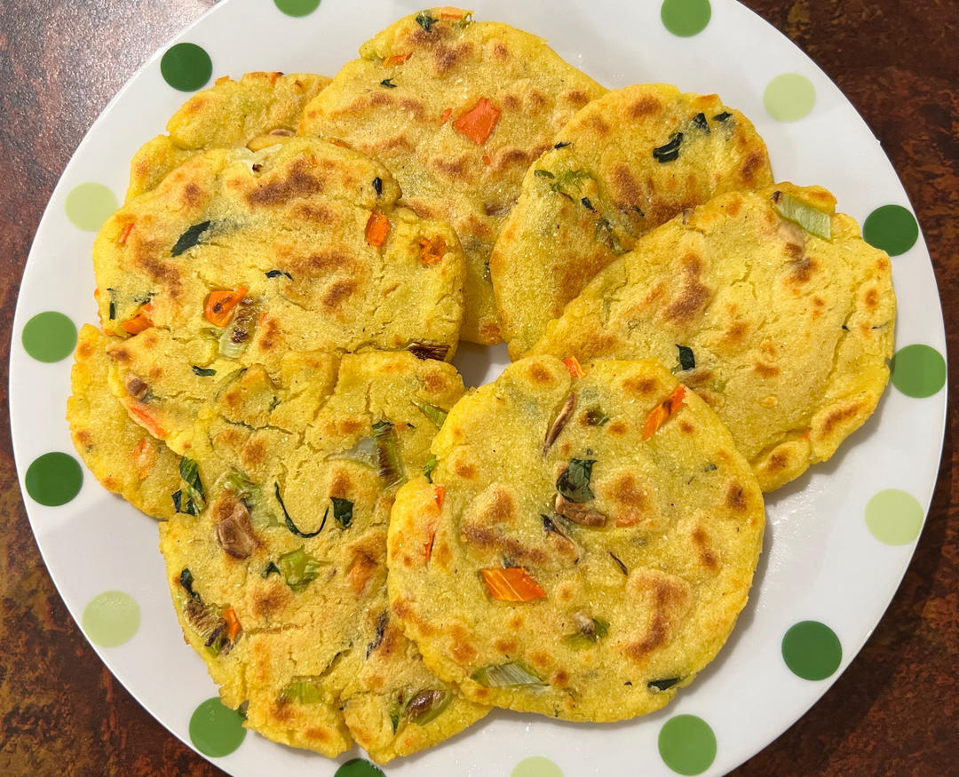 玉米面菜饼子（贴饼子）
