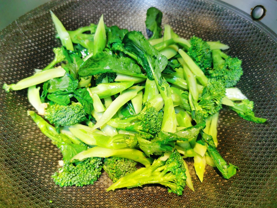 炒西兰苔，可炒一切绿色蔬菜配方的做法 步骤6