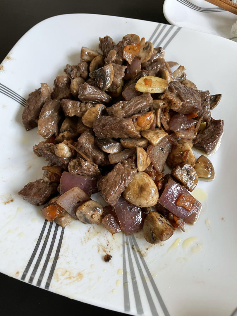 黑椒口蘑牛肉粒的全部作品