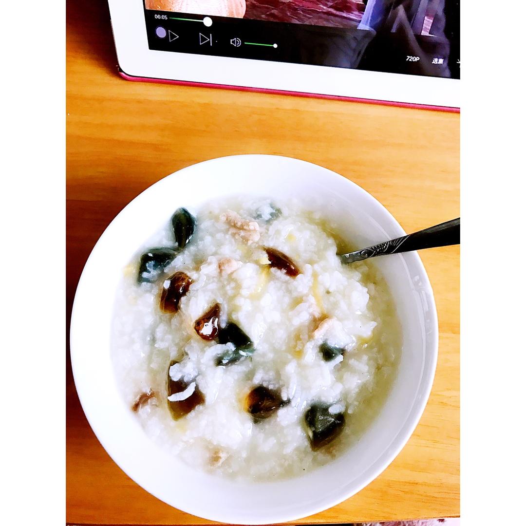 十五分钟快手之香滑皮蛋瘦肉粥(附五分钟电饭煲电压力锅更快捷方法)