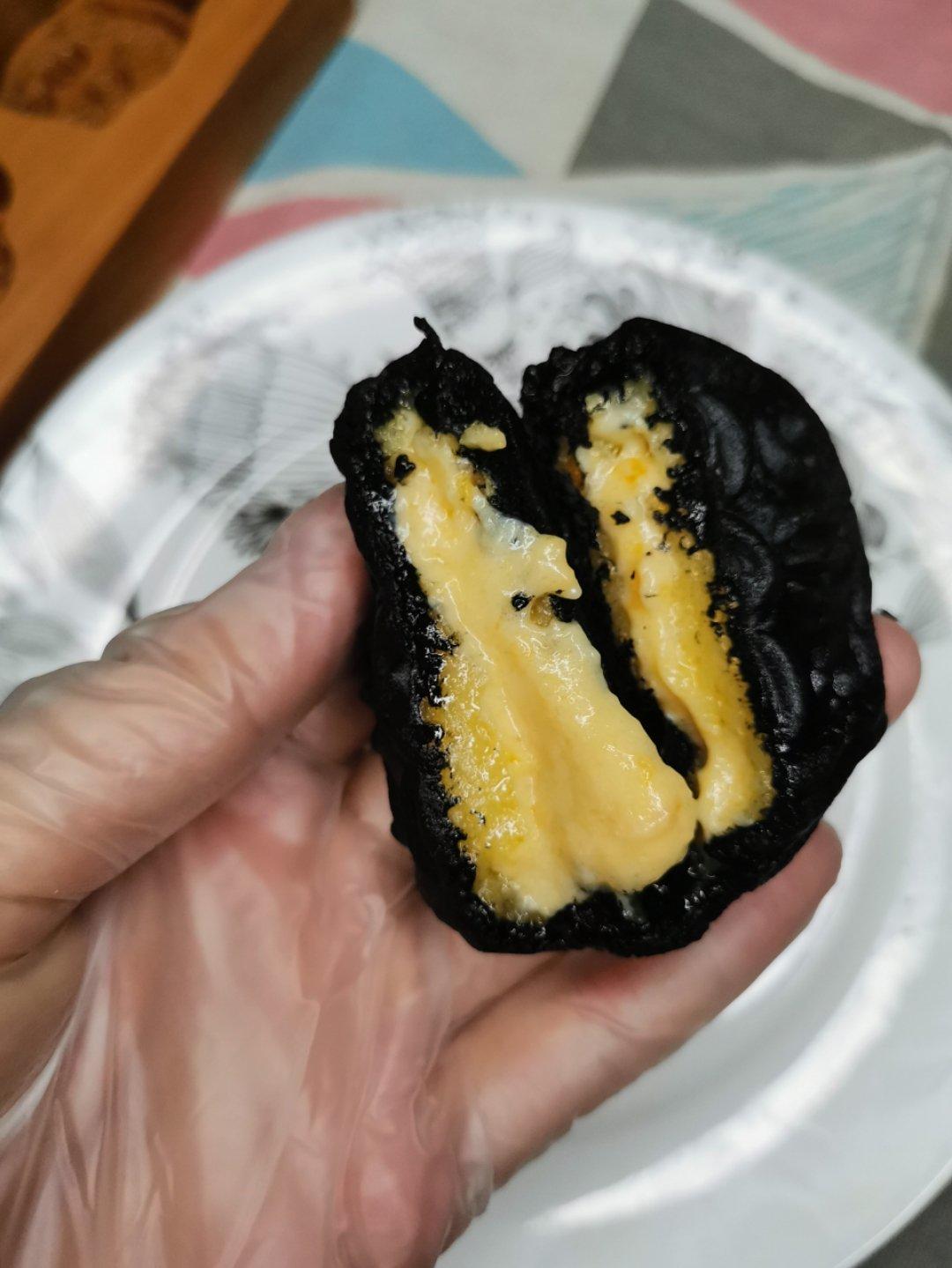 爆浆流心奶黄月饼-咸甜适中入口即化