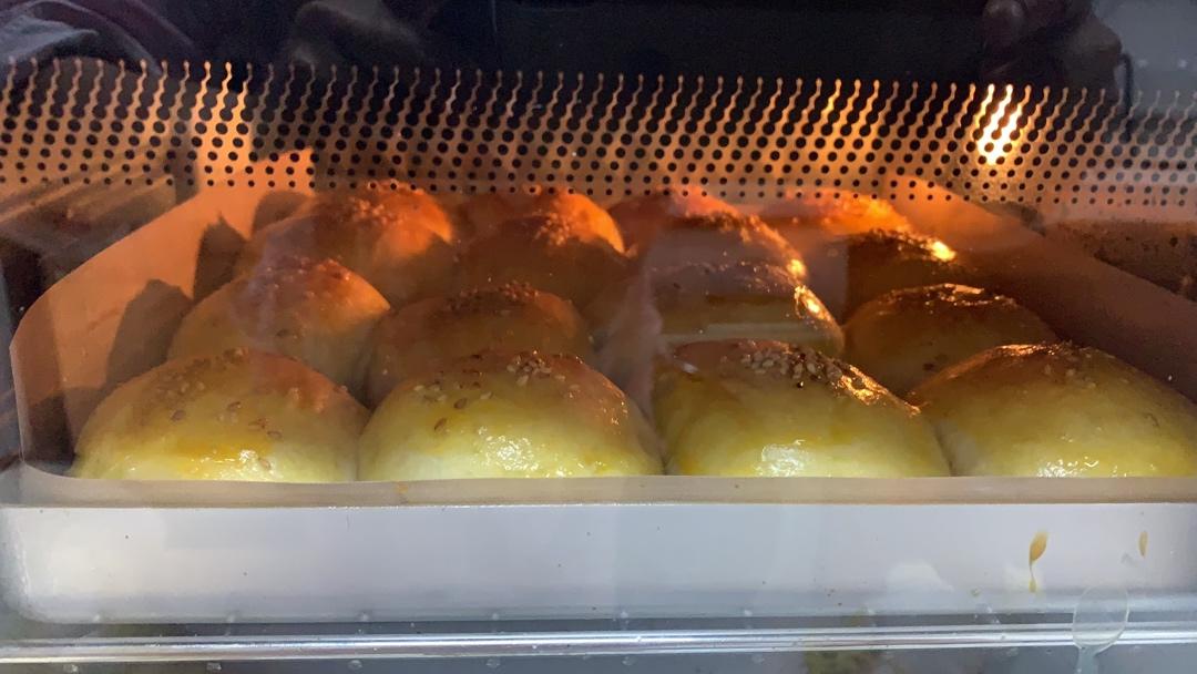 可以一片一片撕着吃的奶油小餐包