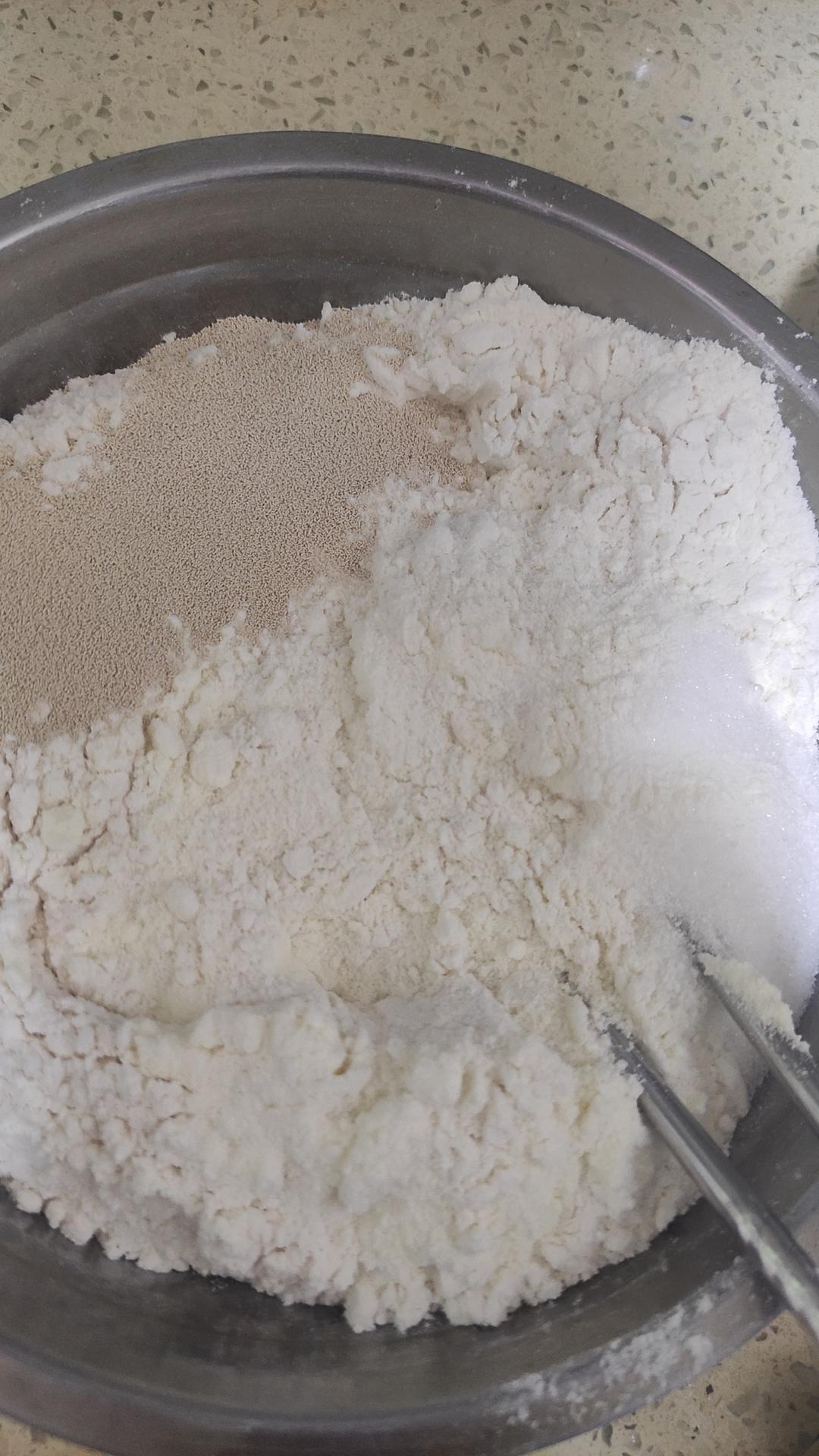 纯奶手撕吐司的做法 步骤1