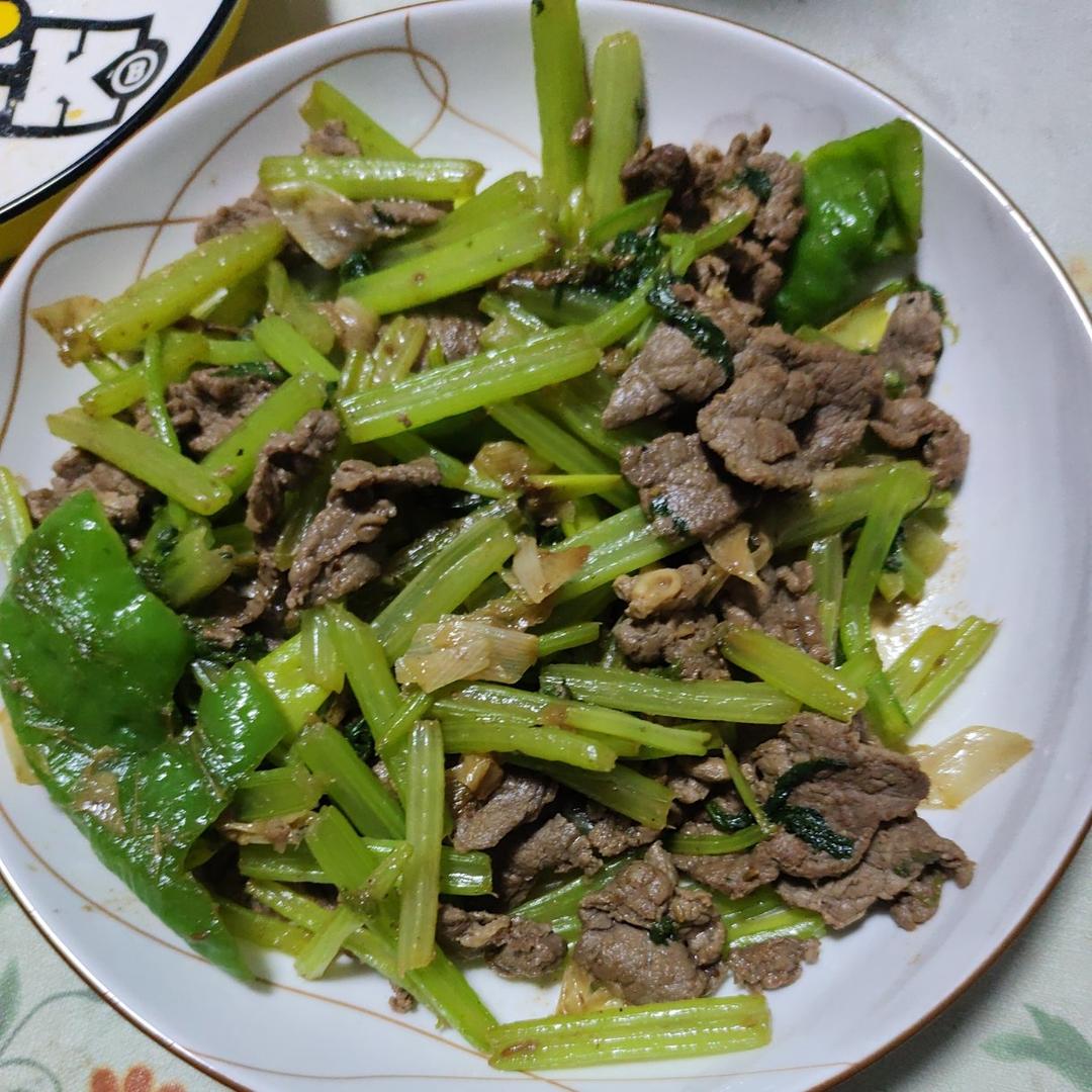 芹菜炒牛肉