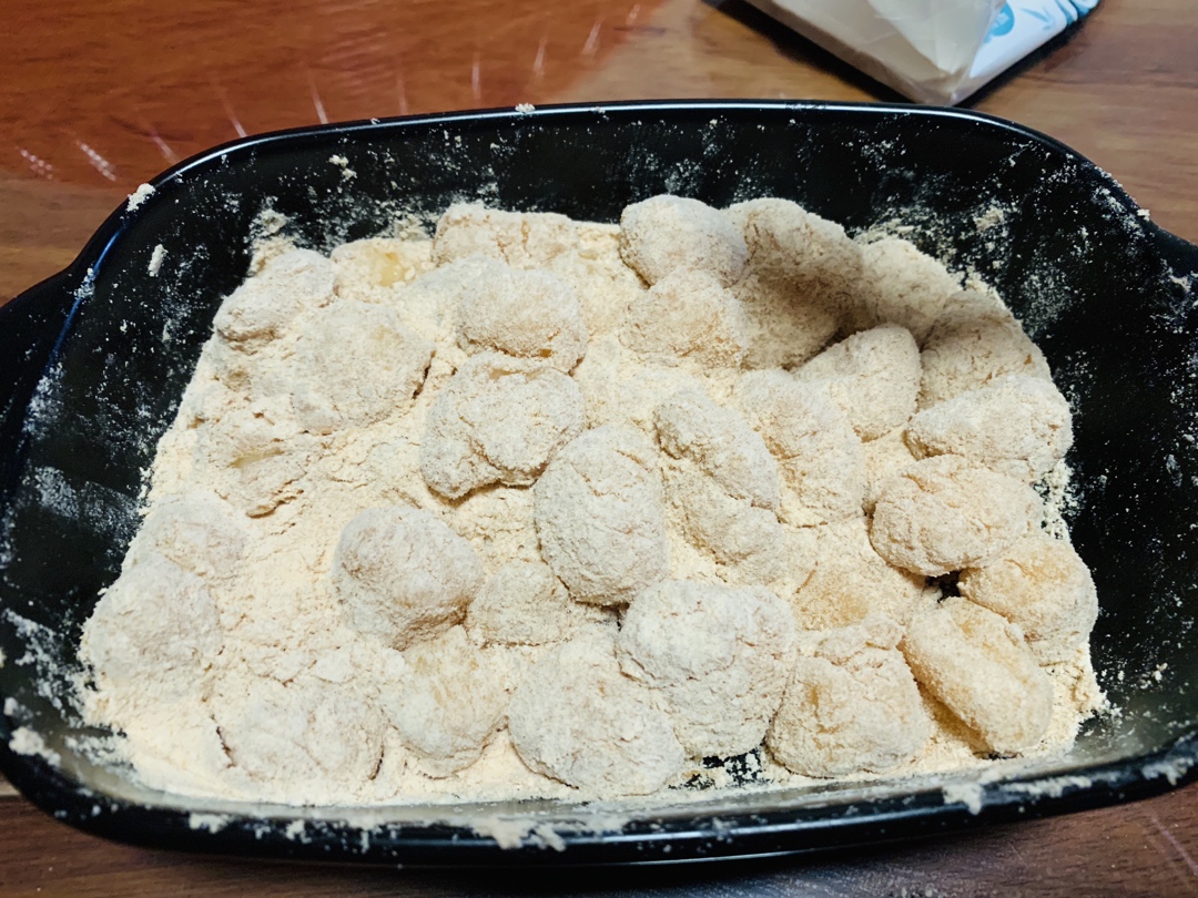 黄豆粉糍粑团