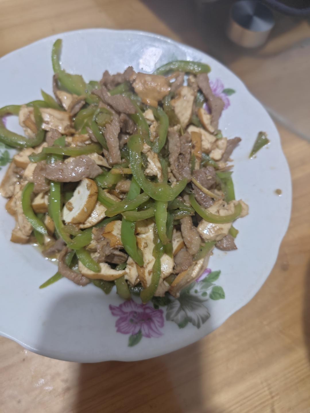 尖椒香干炒肉丝