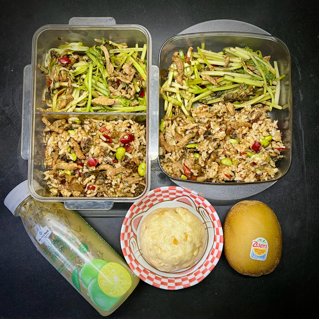 酸菜/榨菜/雪菜肉丝蛋炒饭