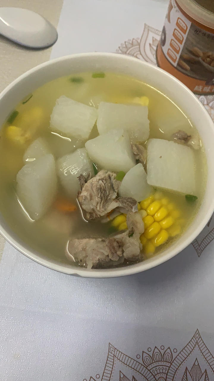 萝卜玉米排骨汤