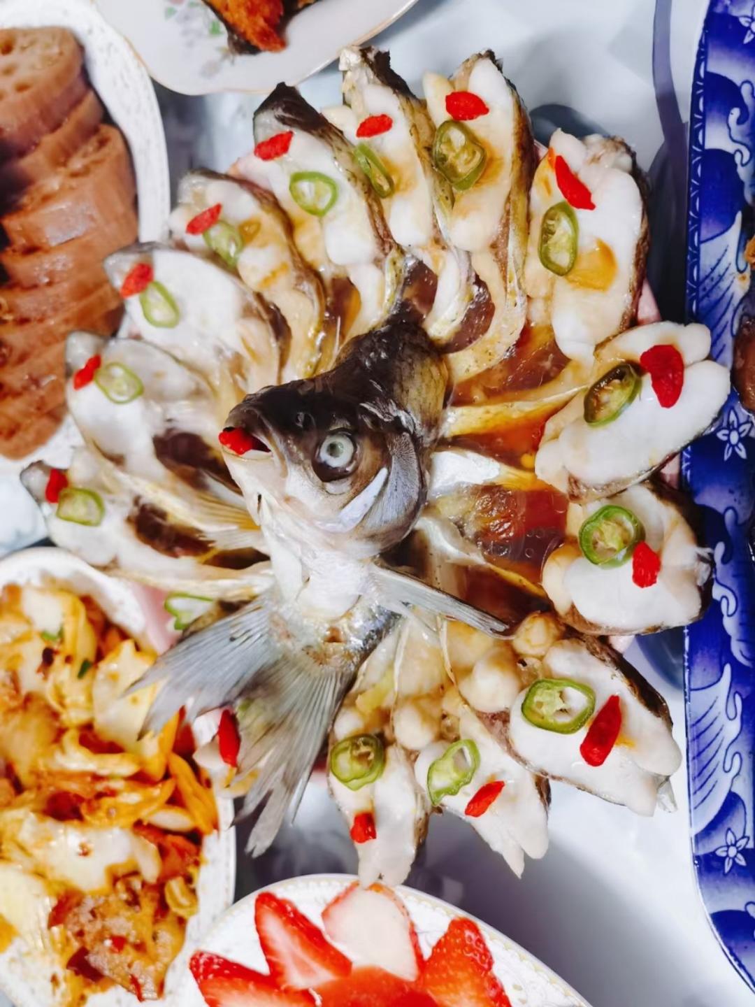 孔雀开屏清蒸鱼