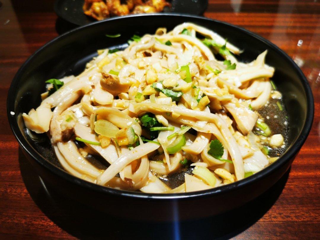 比肉还好吃的【手撕凉拌杏鲍菇】，上桌扫光光