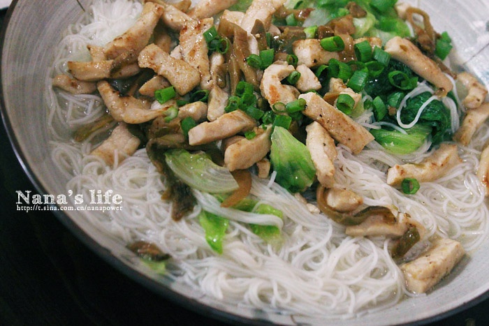 榨菜肉丝汤米粉