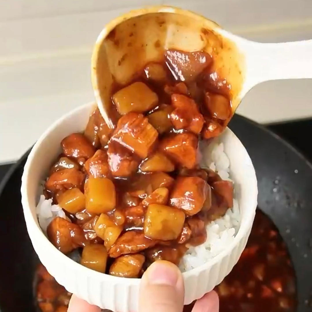 土豆鸡胸肉盖饭的做法