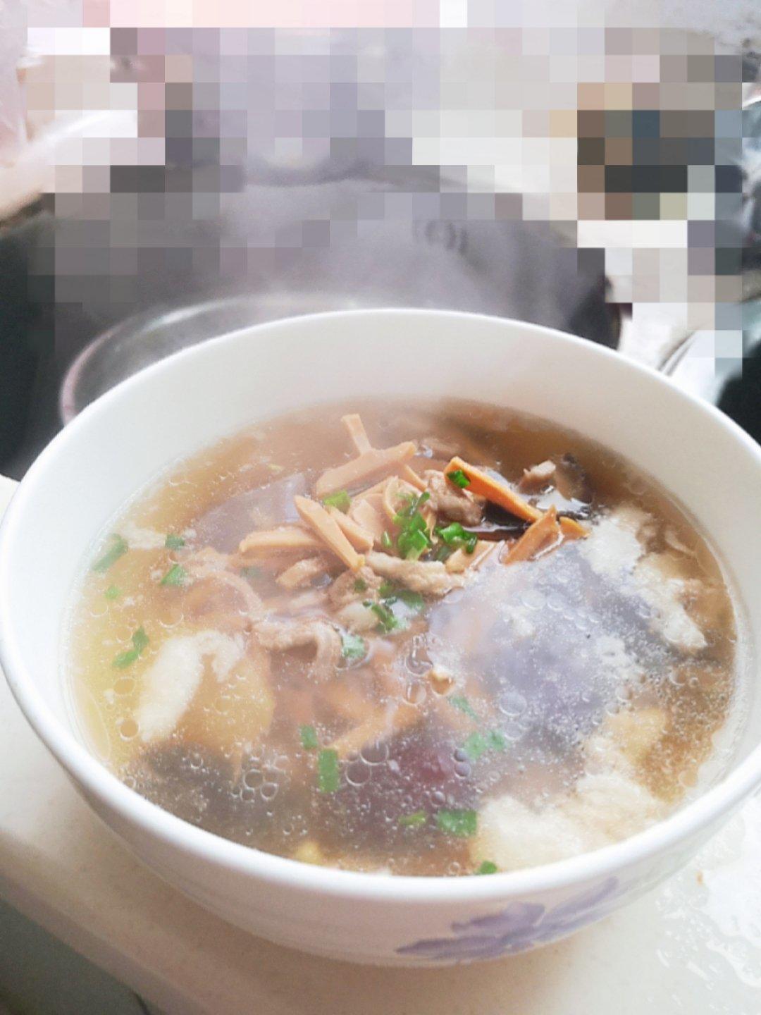 墨鱼排骨汤
