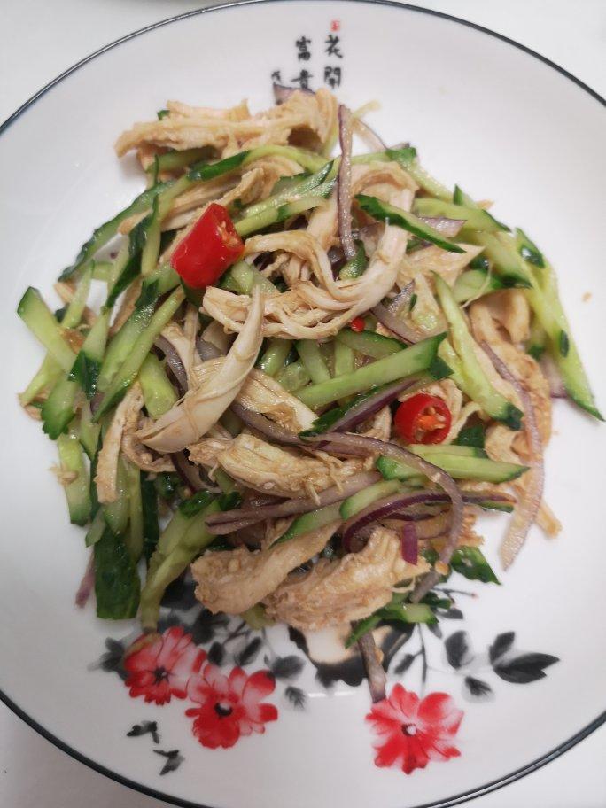 减脂餐：手撕鸡胸肉（无油无糖极简版）