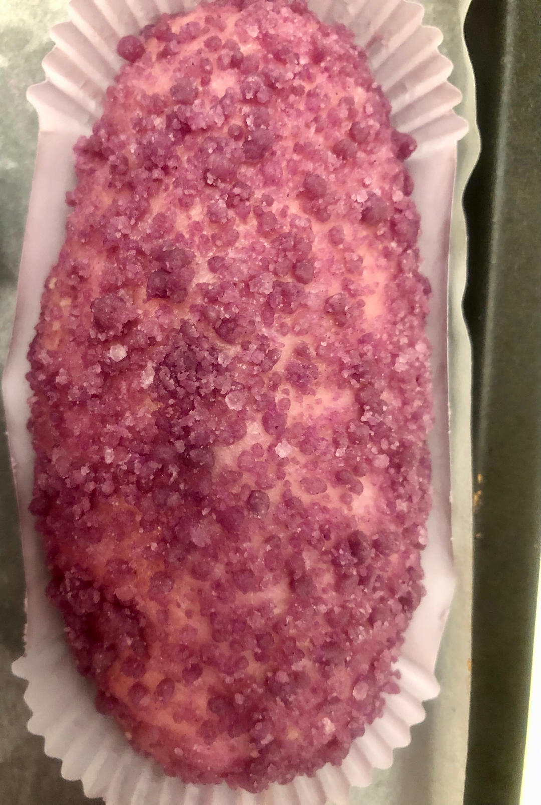 紫薯香酥粒椰蓉面包