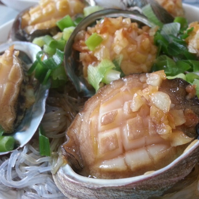 蒜蓉粉丝蒸鲍鱼