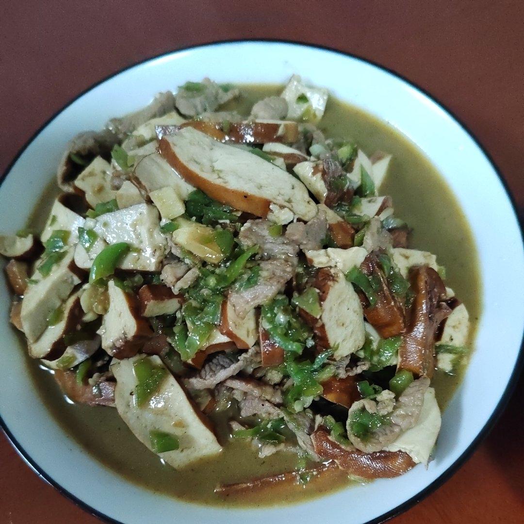 豆腐干青椒炒肉