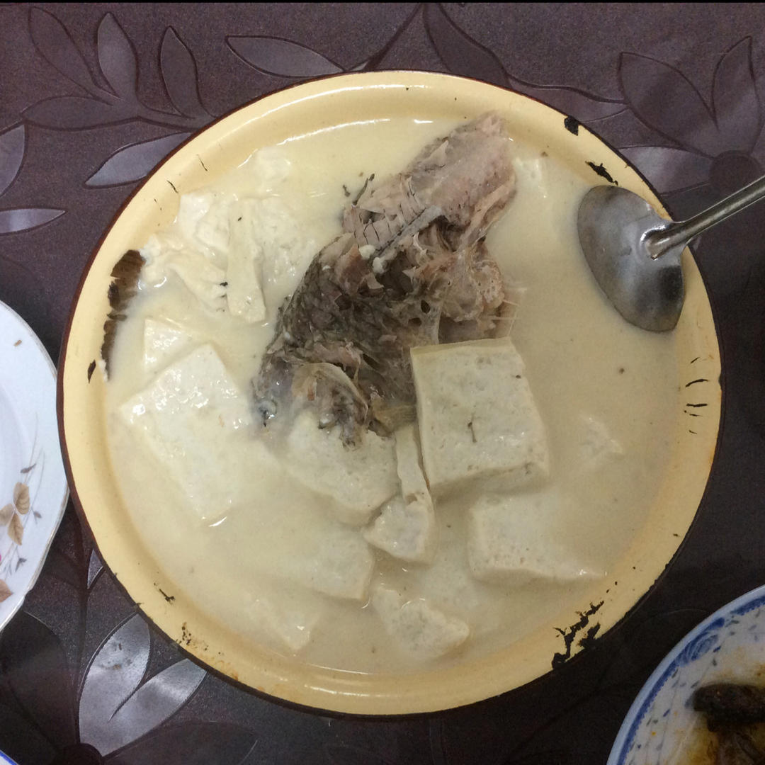 鲫鱼豆腐汤