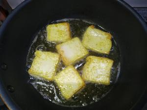 香菇午餐肉烧豆腐的做法 步骤1