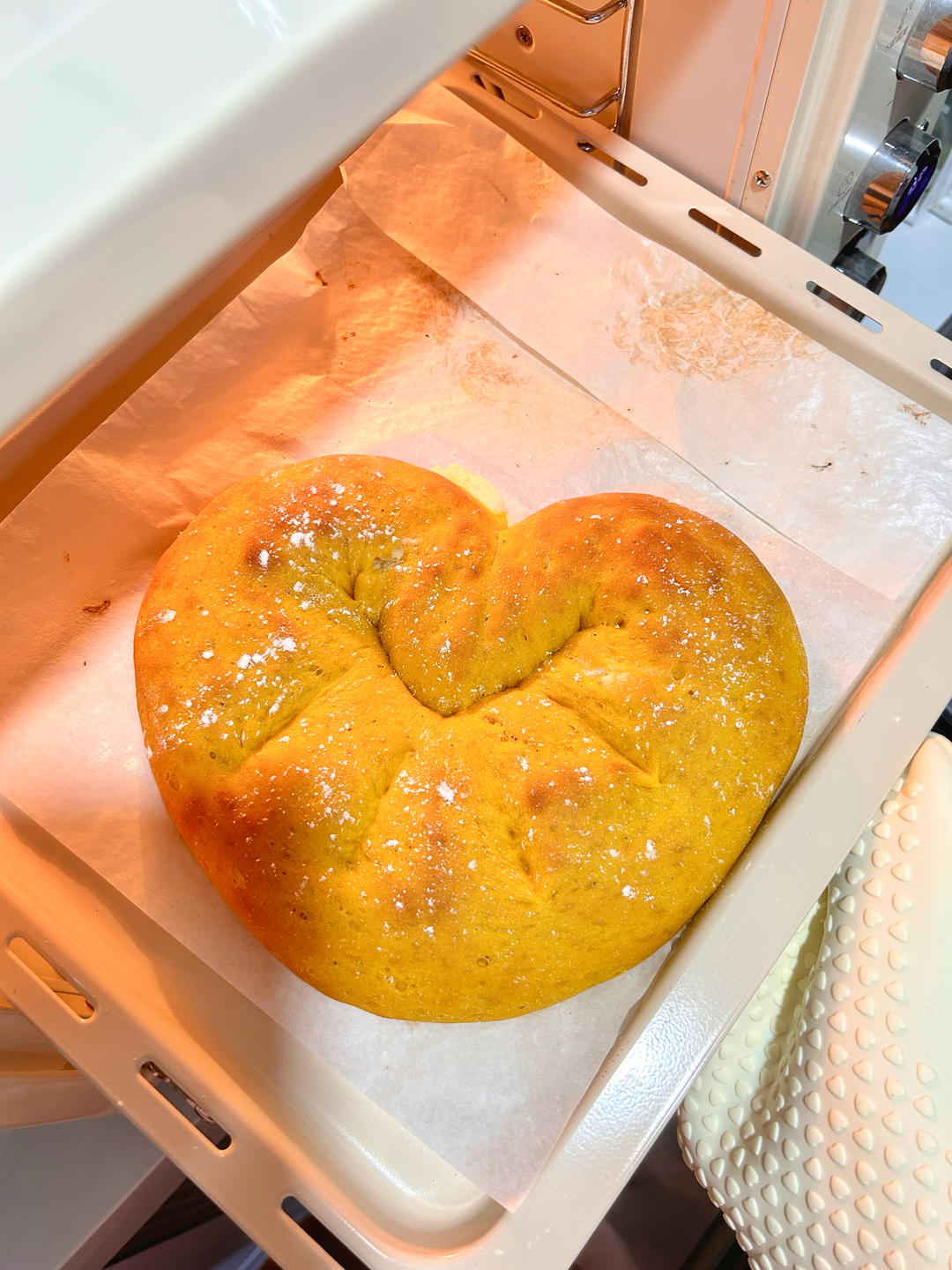 好吃到疯的南瓜奶酪软欧包